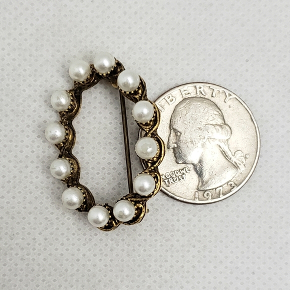 Round of Pearls Open Vintage Brooch Pin - Picture 9 of 11